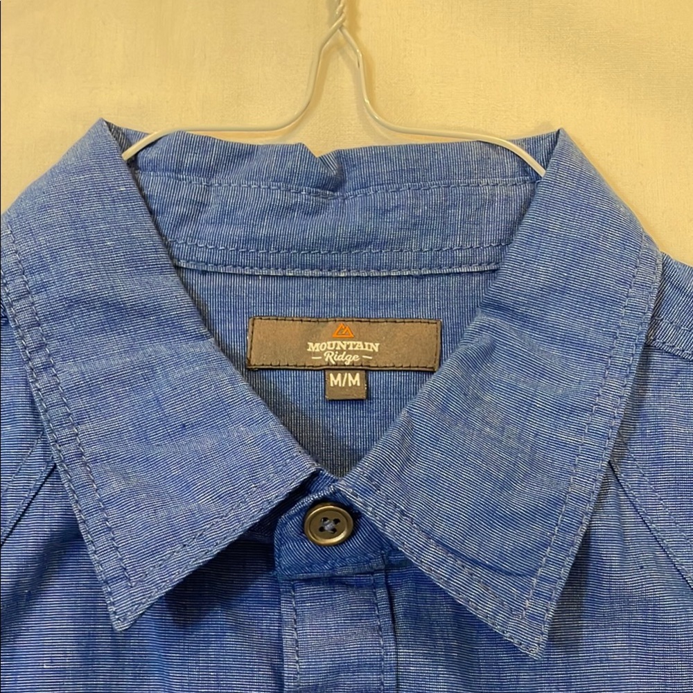 Casual Blue Chambray short sleeve shirt